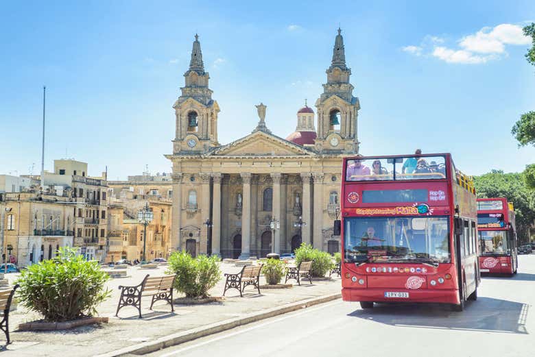 Autobus turistico di Malta 