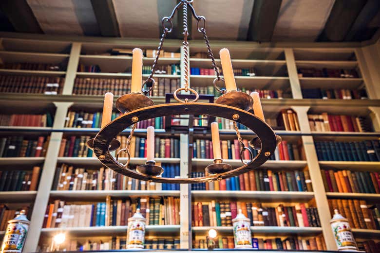 Biblioteca del Palazzo Falson